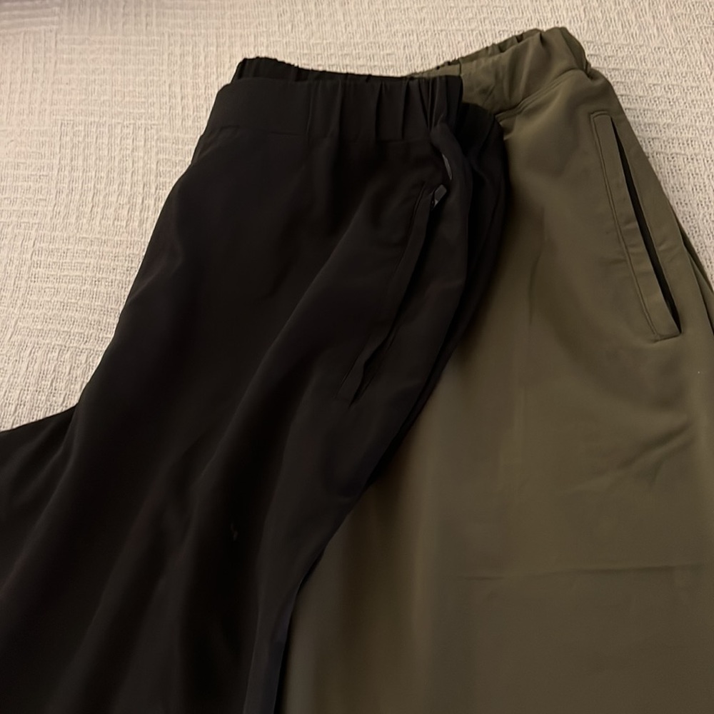 2 pairs of pull out on elastic waist crop lightweight pants